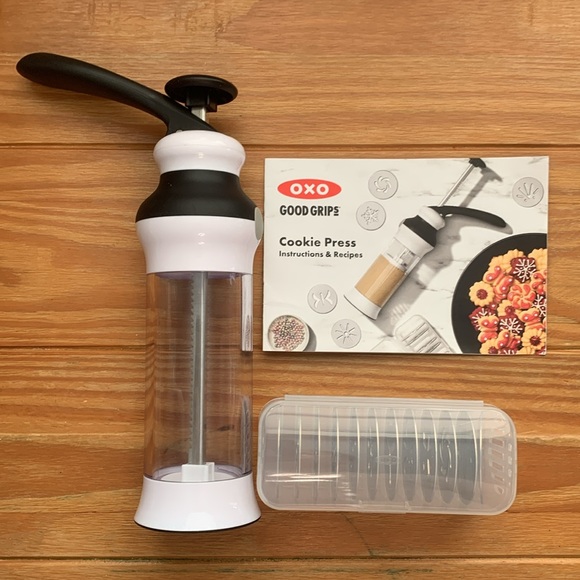 OXO Good Grips 12-Piece Cookie Press Set - Picture 10 of 11